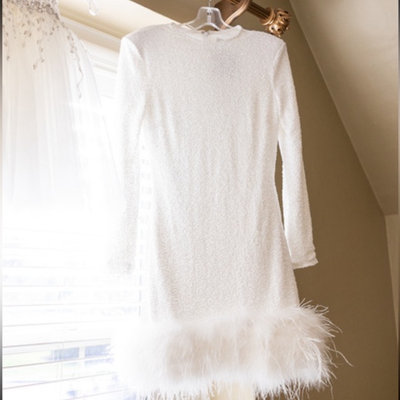 Club L London White Feather PERFECT reception dress size: medium - Picture 6 of 6